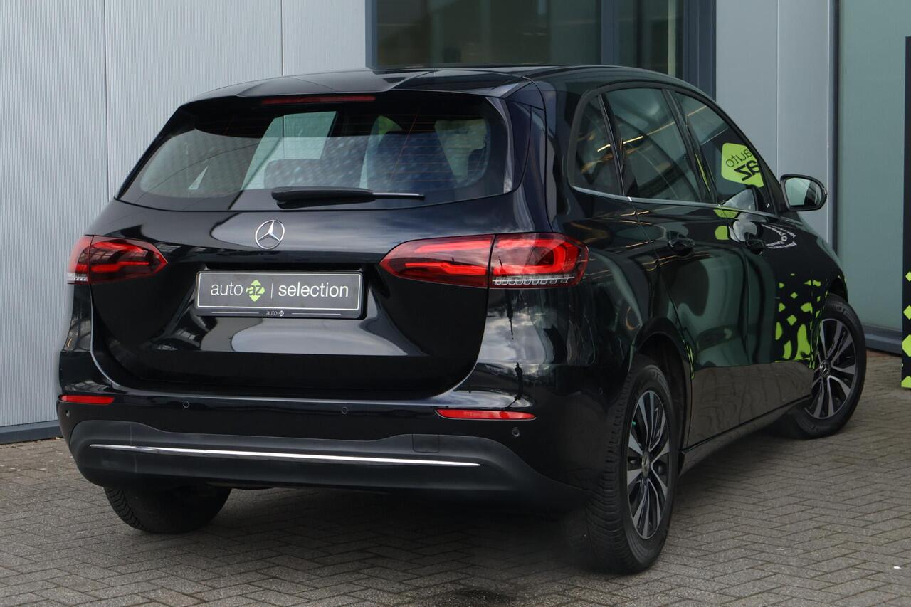 Mercedes-Benz B-KLASSE 180 Business Solution Luxury / Camera / Apple Carplay