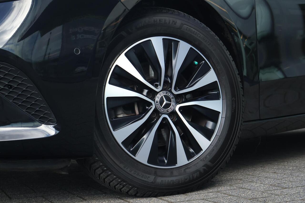 Mercedes-Benz B-KLASSE 180 Business Solution Luxury / Camera / Apple Carplay