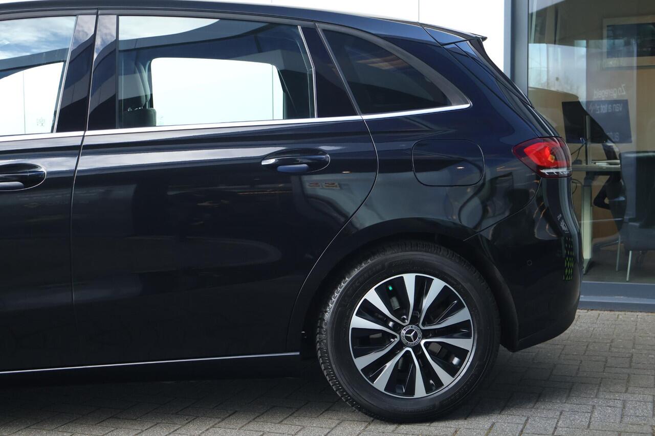 Mercedes-Benz B-KLASSE 180 Business Solution Luxury / Camera / Apple Carplay