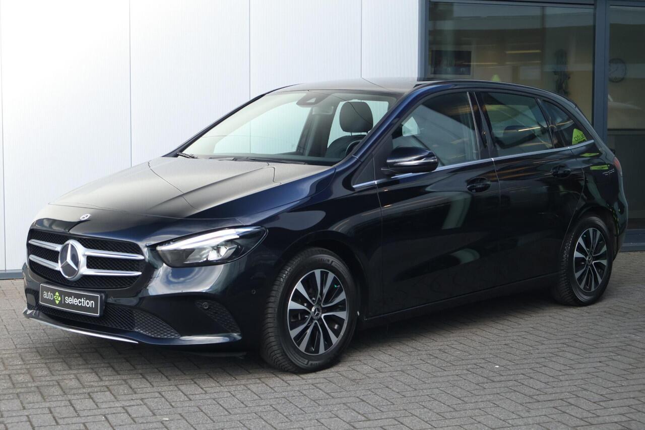 Mercedes-Benz B-KLASSE 180 Business Solution Luxury / Camera / Apple Carplay
