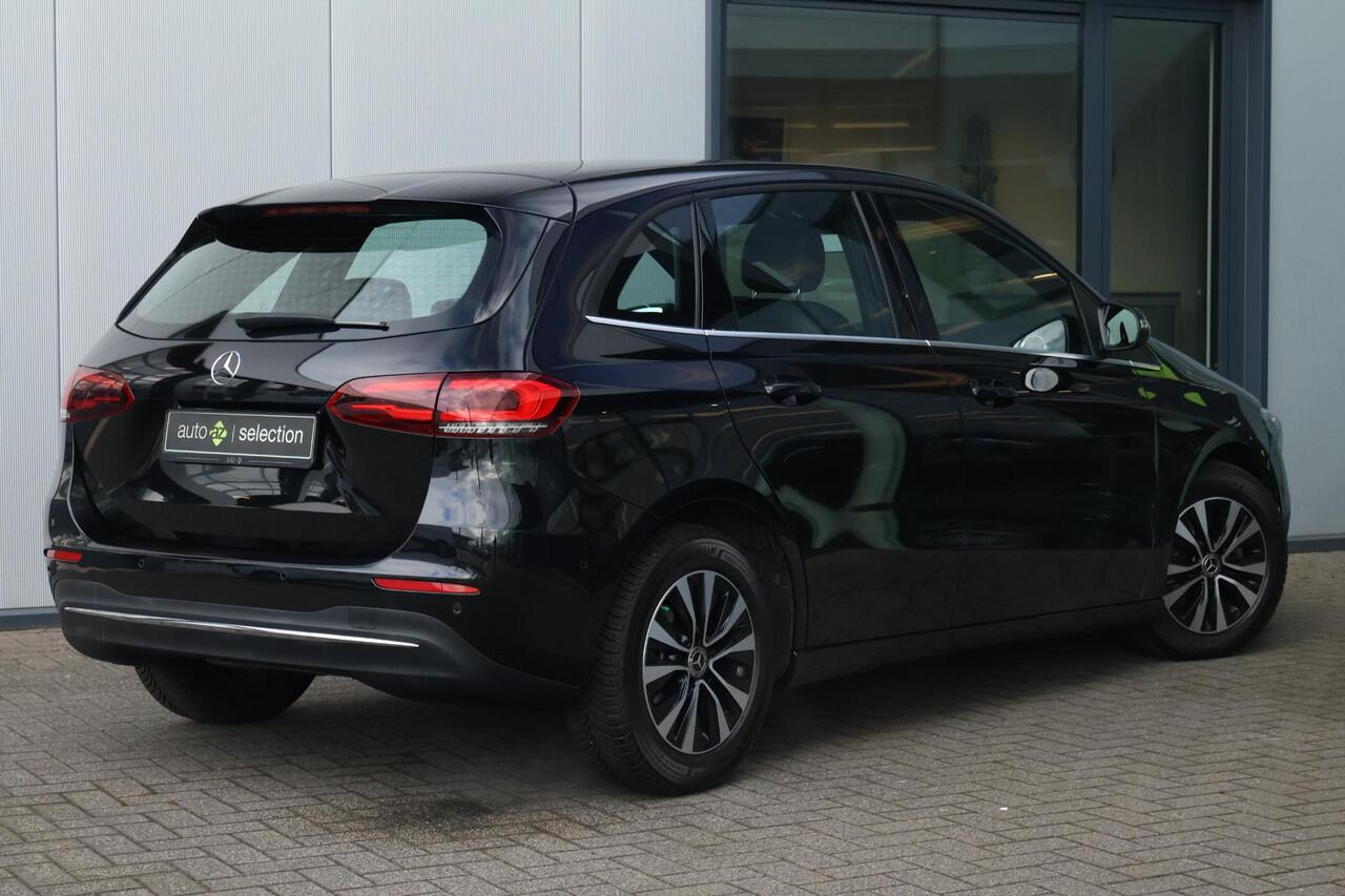 Mercedes-Benz B-KLASSE 180 Business Solution Luxury / Camera / Apple Carplay