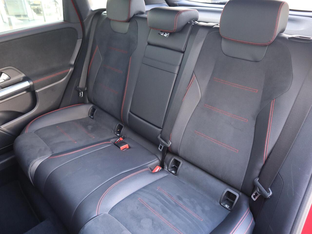 Mercedes-Benz B-KLASSE 180 Business Solution AMG