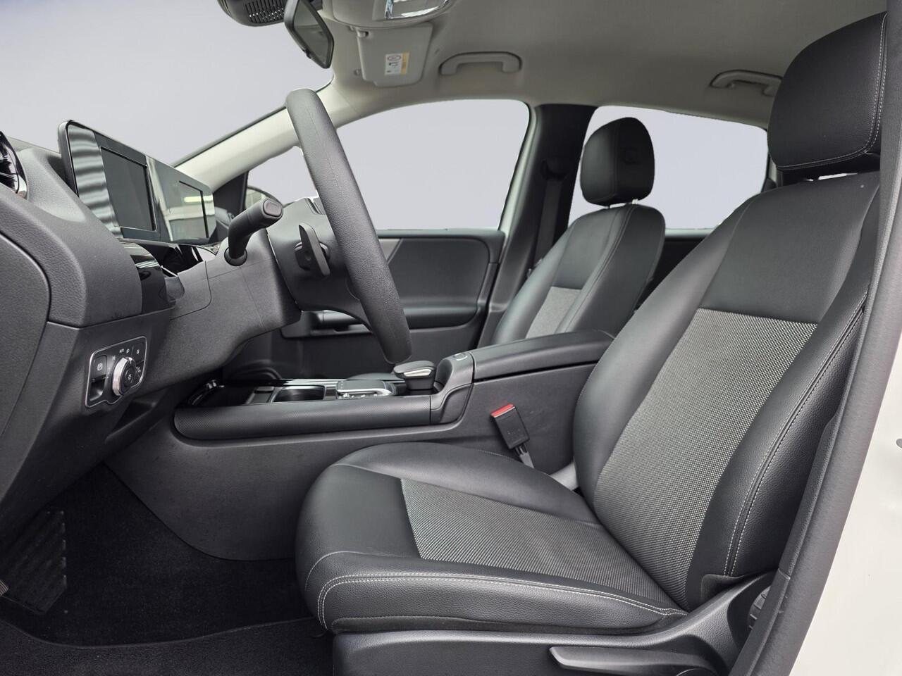 Mercedes-Benz B-KLASSE 250 e Business Solution Luxury Limited /Apple Carplay/Parkeersens. rondom/Stoelverw./Climate&Cruise Contr./DAB+/Half leder/17''/(MET GARANTIE*)