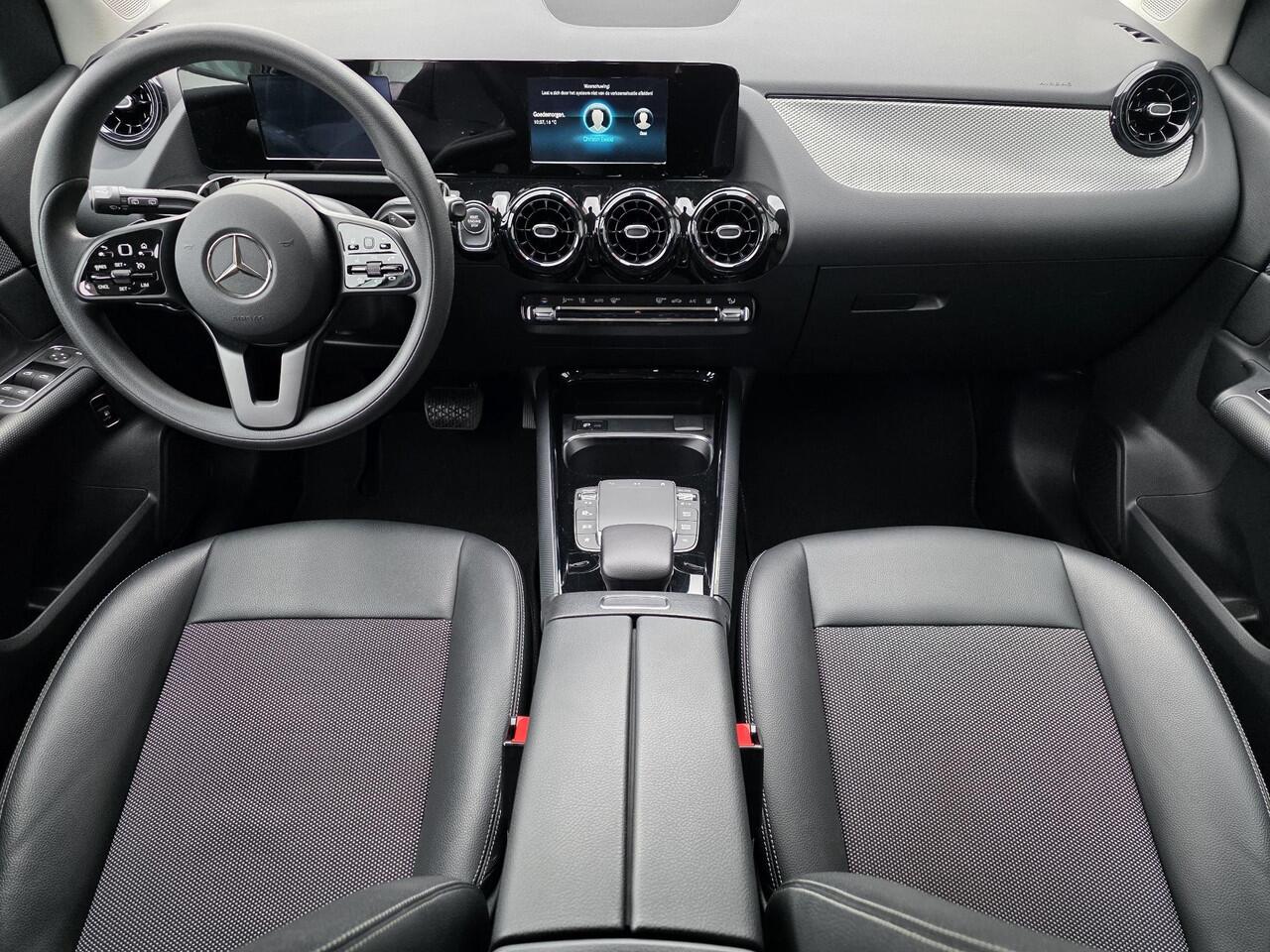 Mercedes-Benz B-KLASSE 250 e Business Solution Luxury Limited /Apple Carplay/Parkeersens. rondom/Stoelverw./Climate&Cruise Contr./DAB+/Half leder/17''/(MET GARANTIE*)