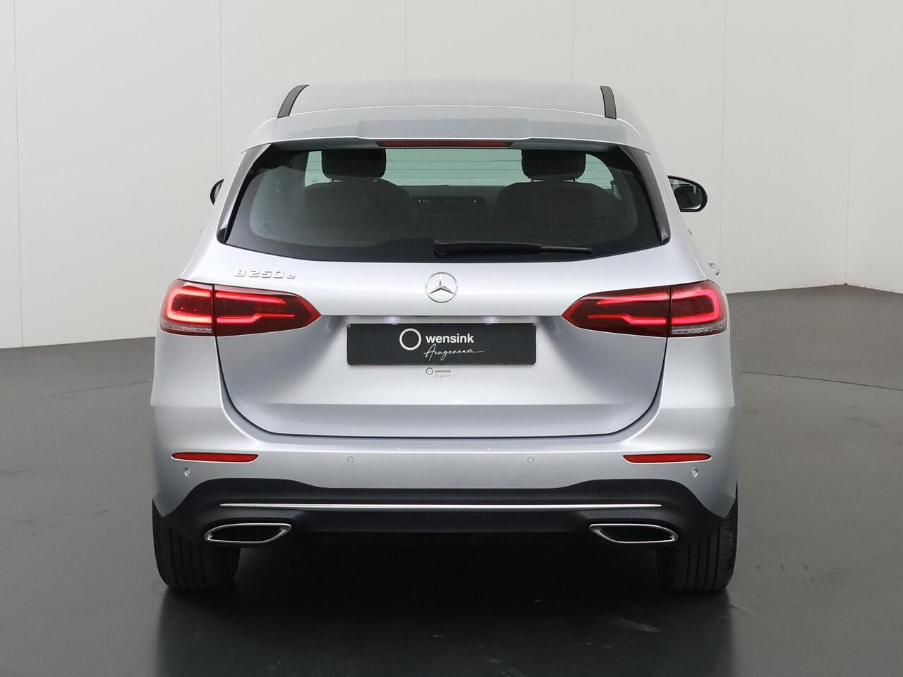 Mercedes-Benz B-KLASSE 250 e Luxury Line | Stoelverwarming | LED koplampen | Elektrische achterklep |