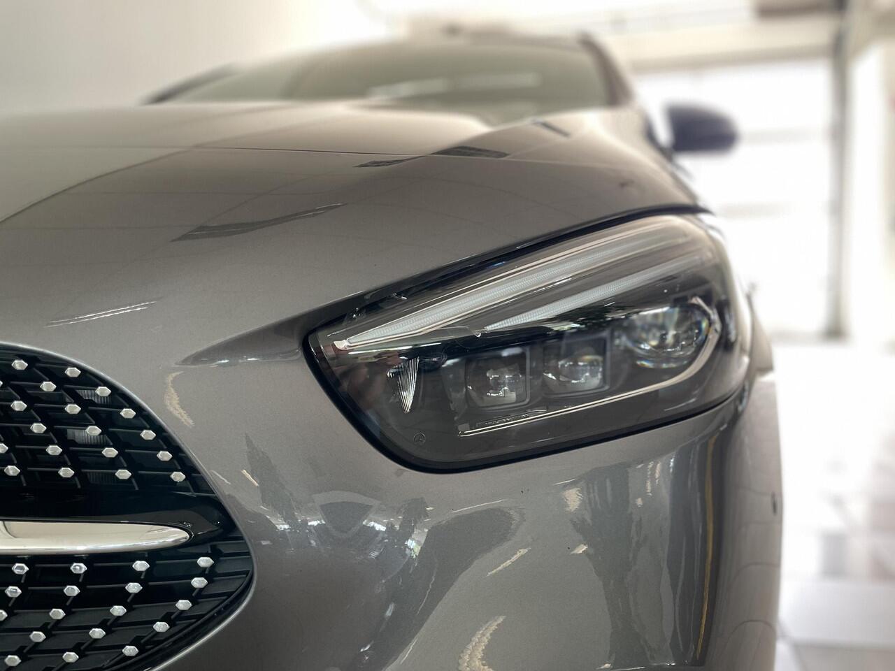 Mercedes-Benz B-KLASSE 180 Business Solution AMG | Panoramadak | Trekhaak | Carplay | 177 PK