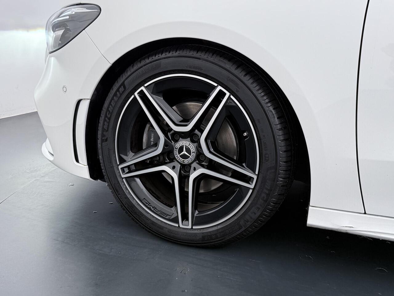 Mercedes-Benz B-KLASSE 180d Business Solution AMG Trekhaak | Stoelverwarming | NAP