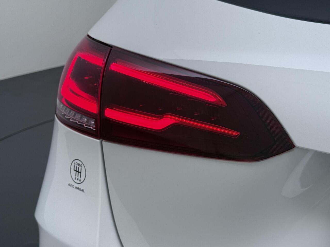 Mercedes-Benz B-KLASSE 180d Business Solution AMG Trekhaak | Stoelverwarming | NAP