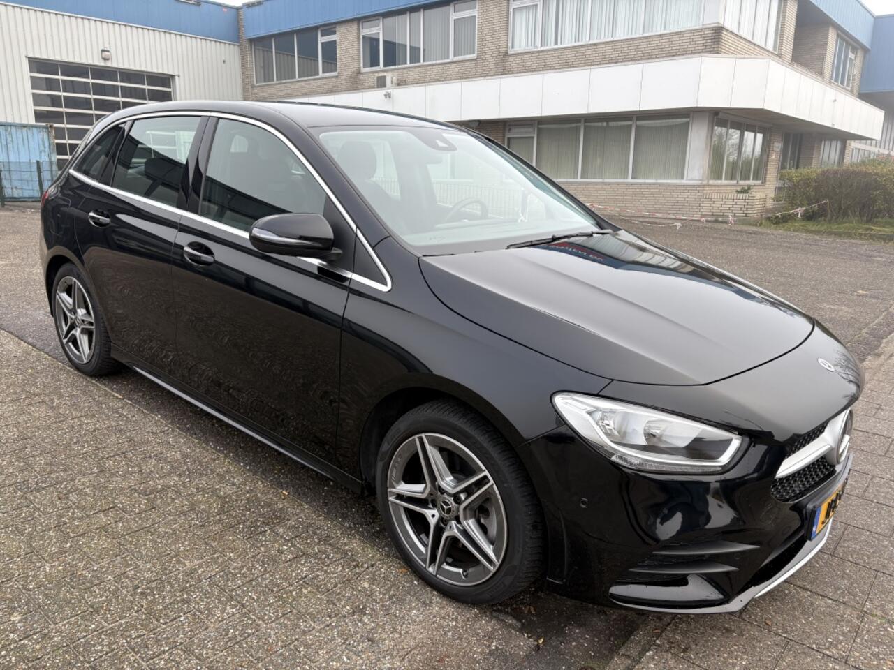 Mercedes-Benz B-KLASSE 250 e Business Solution AMG