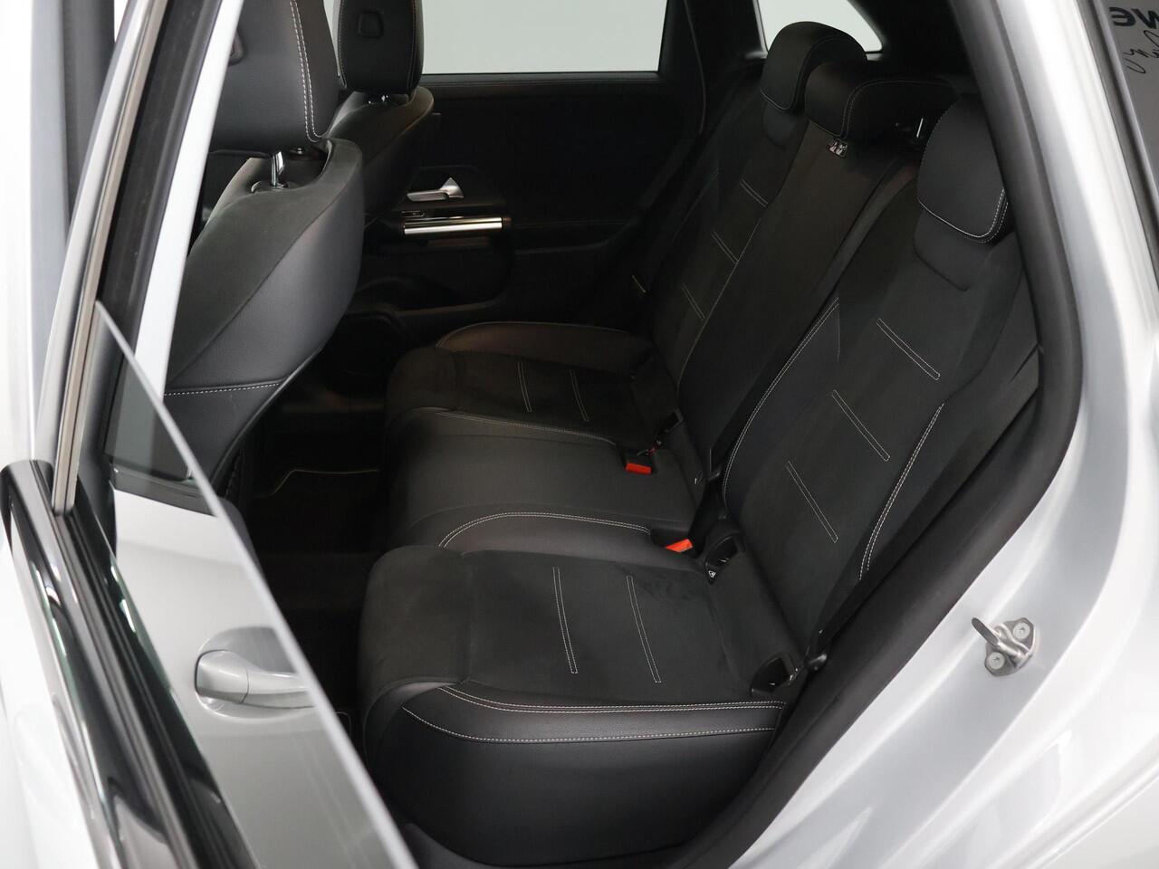 Mercedes-Benz B-KLASSE 250 e Premium | AMG | Night | Trekhaak | Sfeerverlichting | Multibeam |
