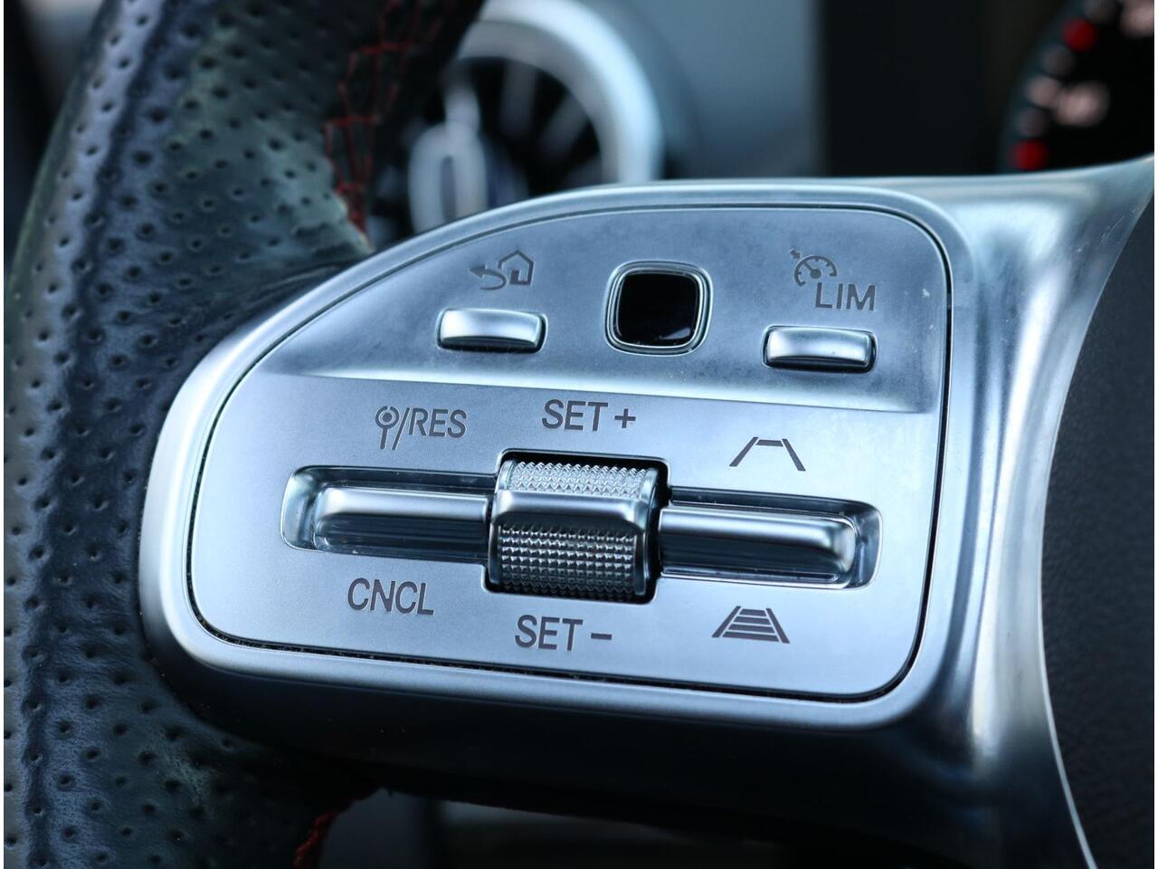 Mercedes-Benz B-KLASSE 180 AMG Line | Panoramadak | Distronic