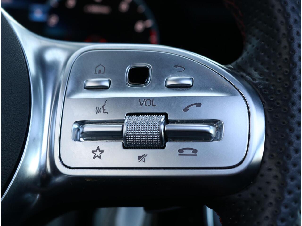 Mercedes-Benz B-KLASSE 180 AMG Line | Panoramadak | Distronic