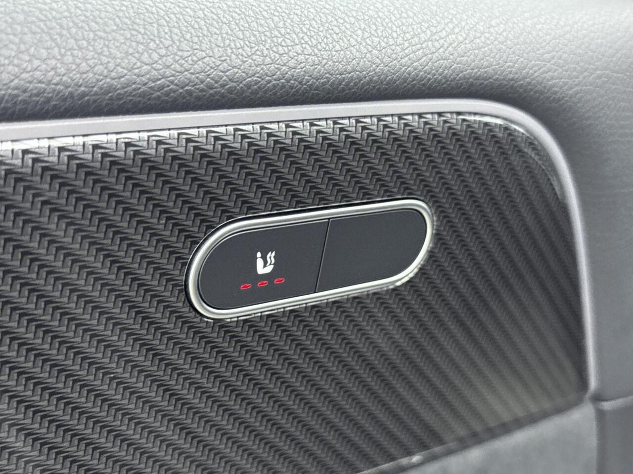 Mercedes-Benz B-KLASSE 250 e AMG Line 218PK | Automaat | Stoelverwarming | Half-Lederen Bekleding | Navigatie | Achteruitrijcamera | Elektrische Achterklep | Carbon Dashboard