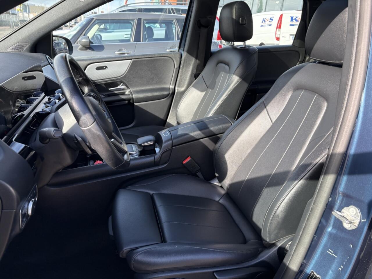 Mercedes-Benz B-KLASSE 250 e Premium Plus Panodak