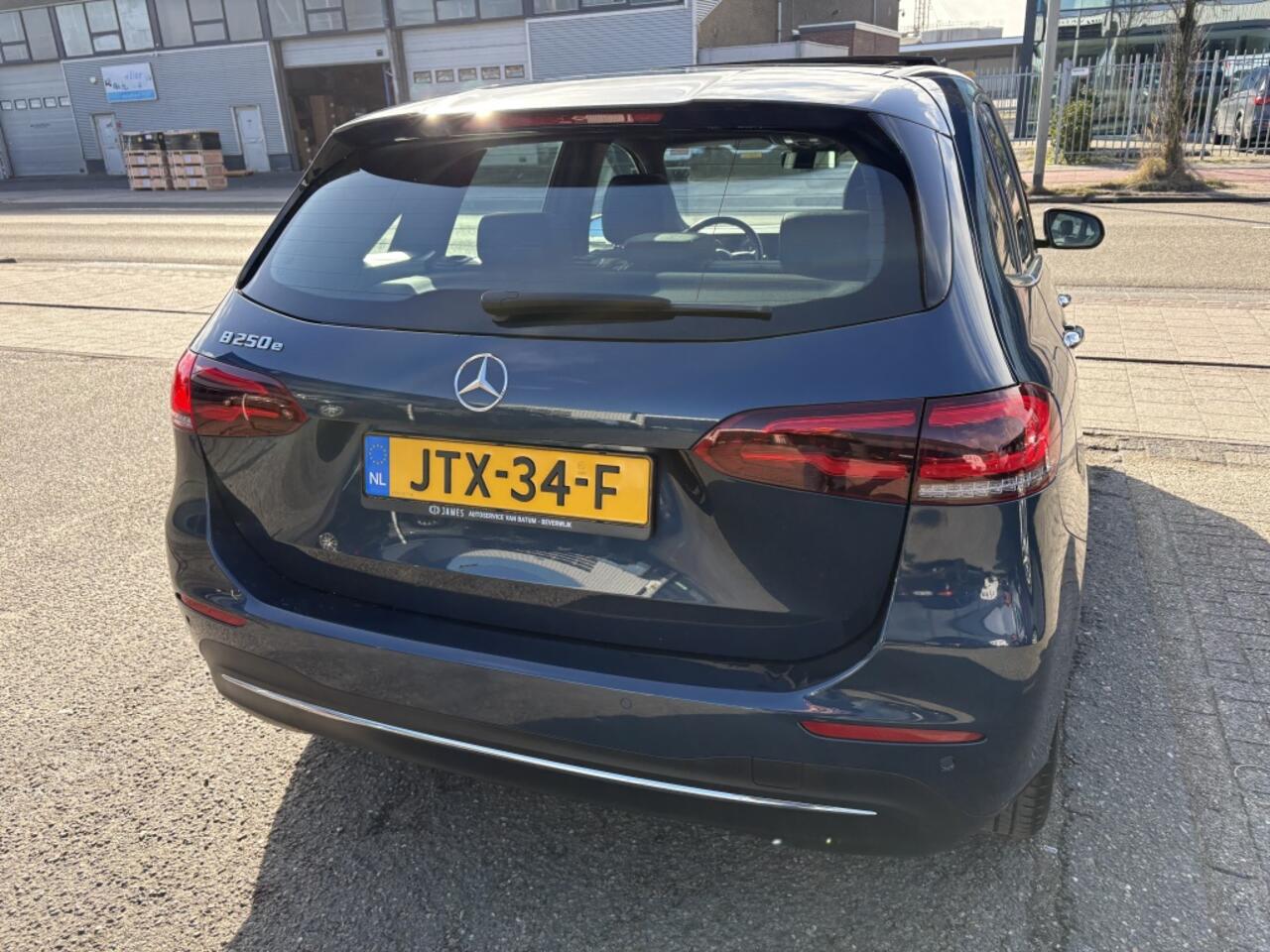 Mercedes-Benz B-KLASSE 250 e Premium Plus Panodak