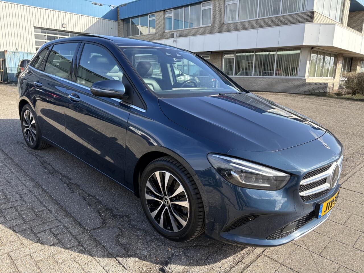 Mercedes-Benz B-KLASSE 250 e Premium Plus Panodak