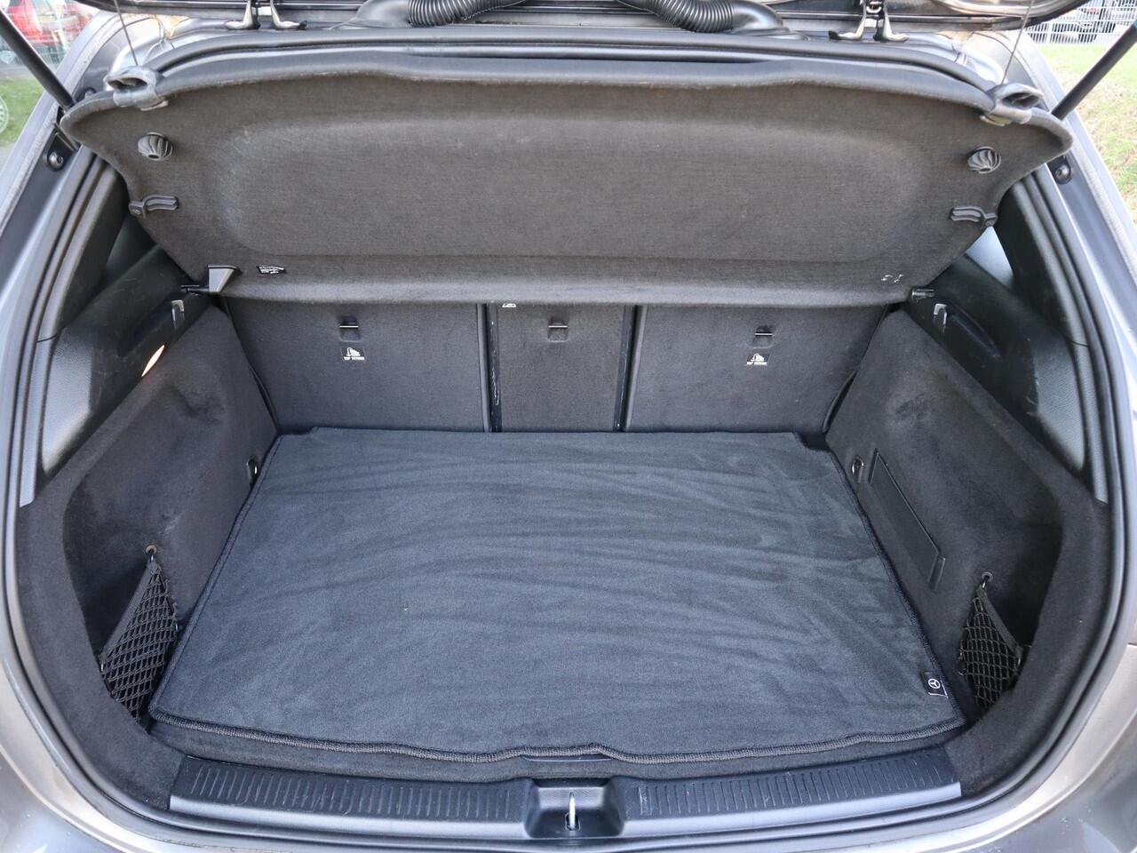 Mercedes-Benz B-KLASSE 180 Business Solution AMG