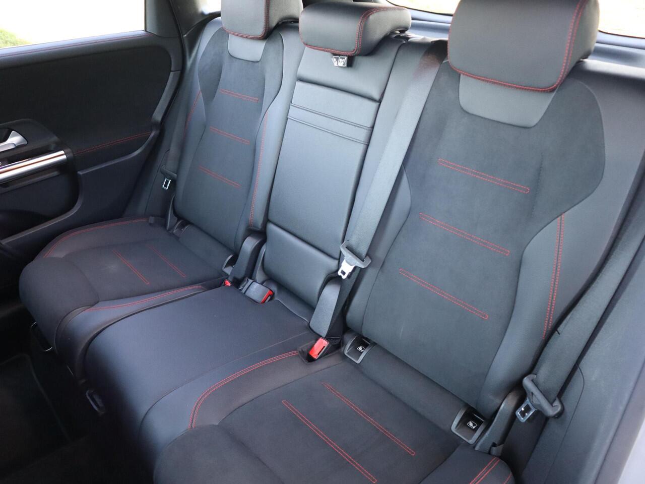 Mercedes-Benz B-KLASSE 180 Business Solution AMG
