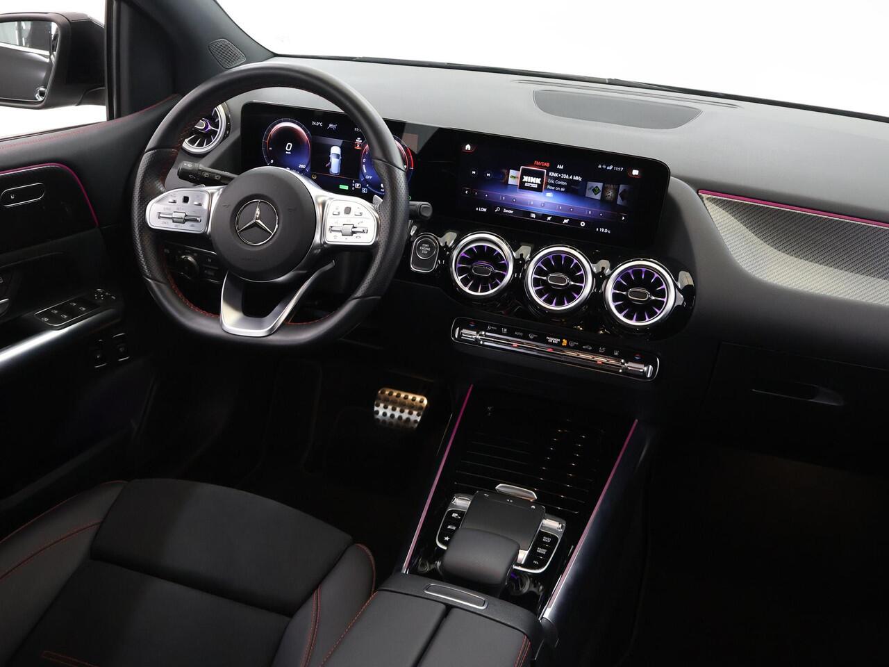 Mercedes-Benz B-KLASSE 250 e AMG Line | Widescreen | 360 graden camera | Stoelverwarming | Cruise control | Extra getint glas |