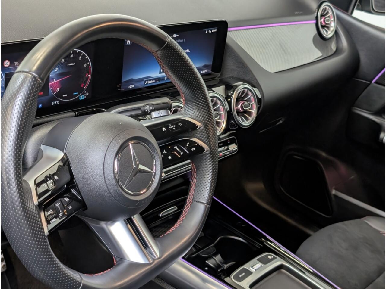 Mercedes-Benz B-KLASSE 180 AMG Line|PANO| CAMERA | STOELV