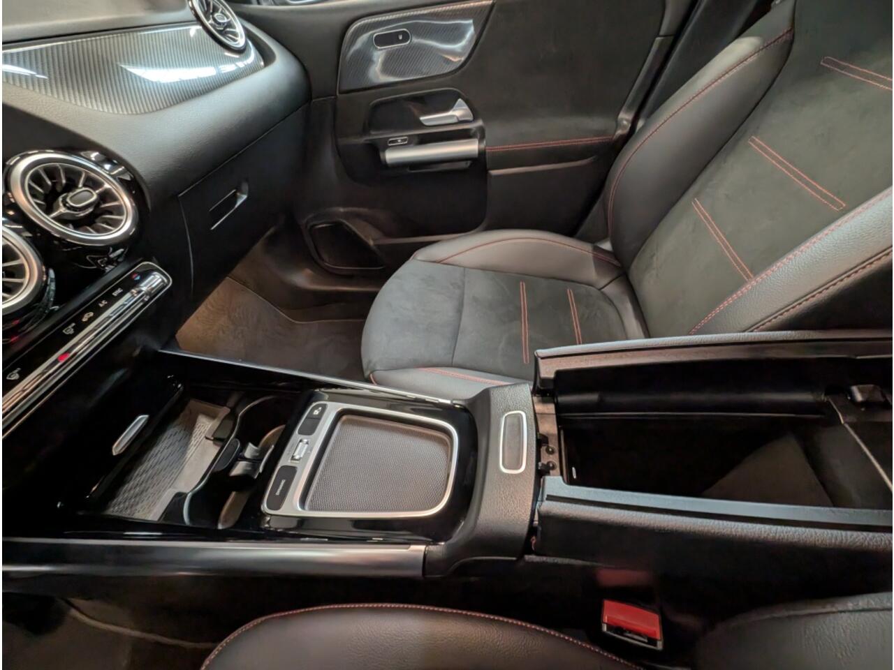 Mercedes-Benz B-KLASSE 180 AMG Line|PANO| CAMERA | STOELV