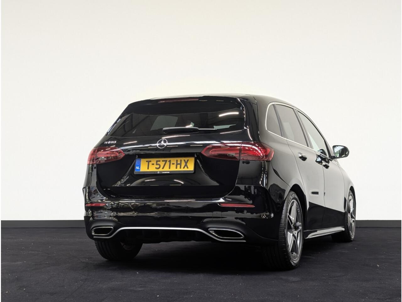 Mercedes-Benz B-KLASSE 180 AMG Line|PANO| CAMERA | STOELV