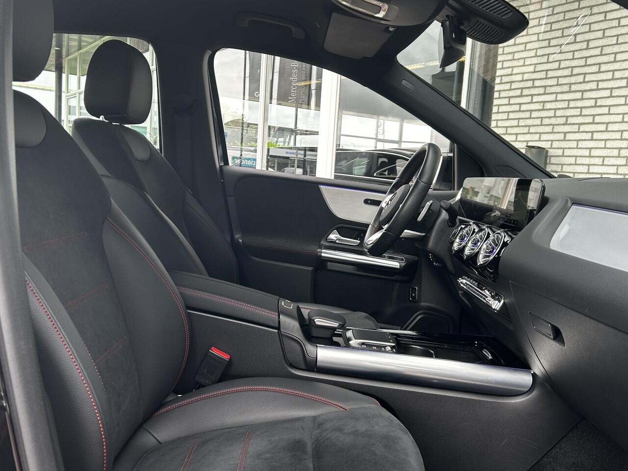 Mercedes-Benz B-KLASSE 180 AMG Line | Achteruitrijcamera | Widescreen | Stoelverwarming