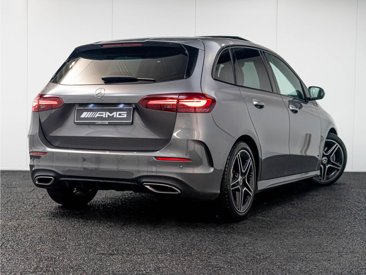 Mercedes-Benz B-KLASSE B 180 AMG Line | Pano | Keyless | NIGHT