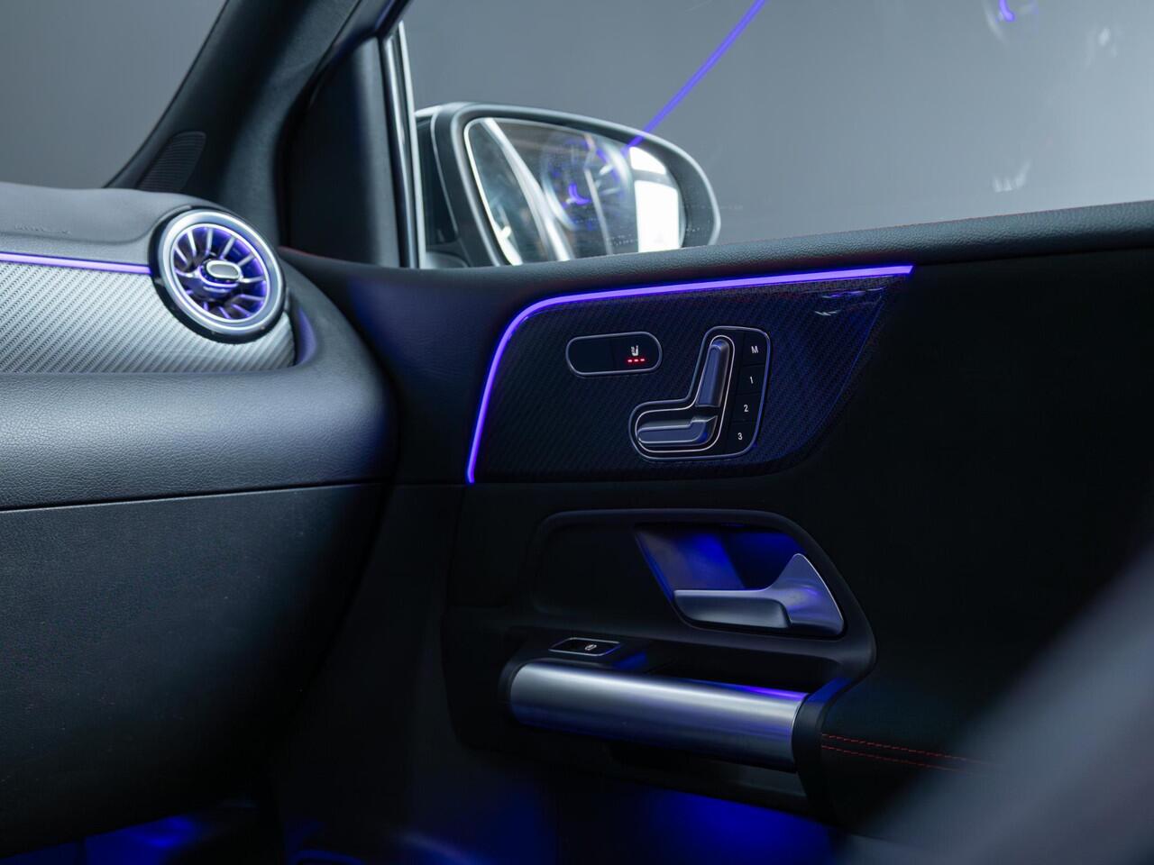 Mercedes-Benz B-KLASSE 180 Star Edition AMG Line Panorama dak