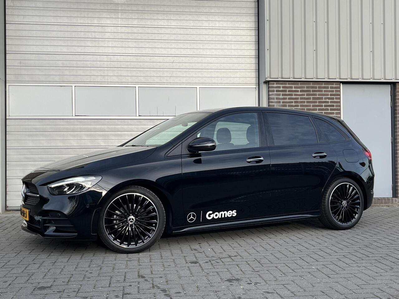 Mercedes-Benz B-KLASSE 180 AMG Line | Night Pakket | Panoramadak | Dodehoekassistent | Advanced Sound System | Augmented Reality voor Navigatie | Sfeerverlichting | Stoelverwarming | Apple CarPlay | Android Auto | Sierdelen Aluminium | Elektrische Achterklep | Achteruitrijcame
