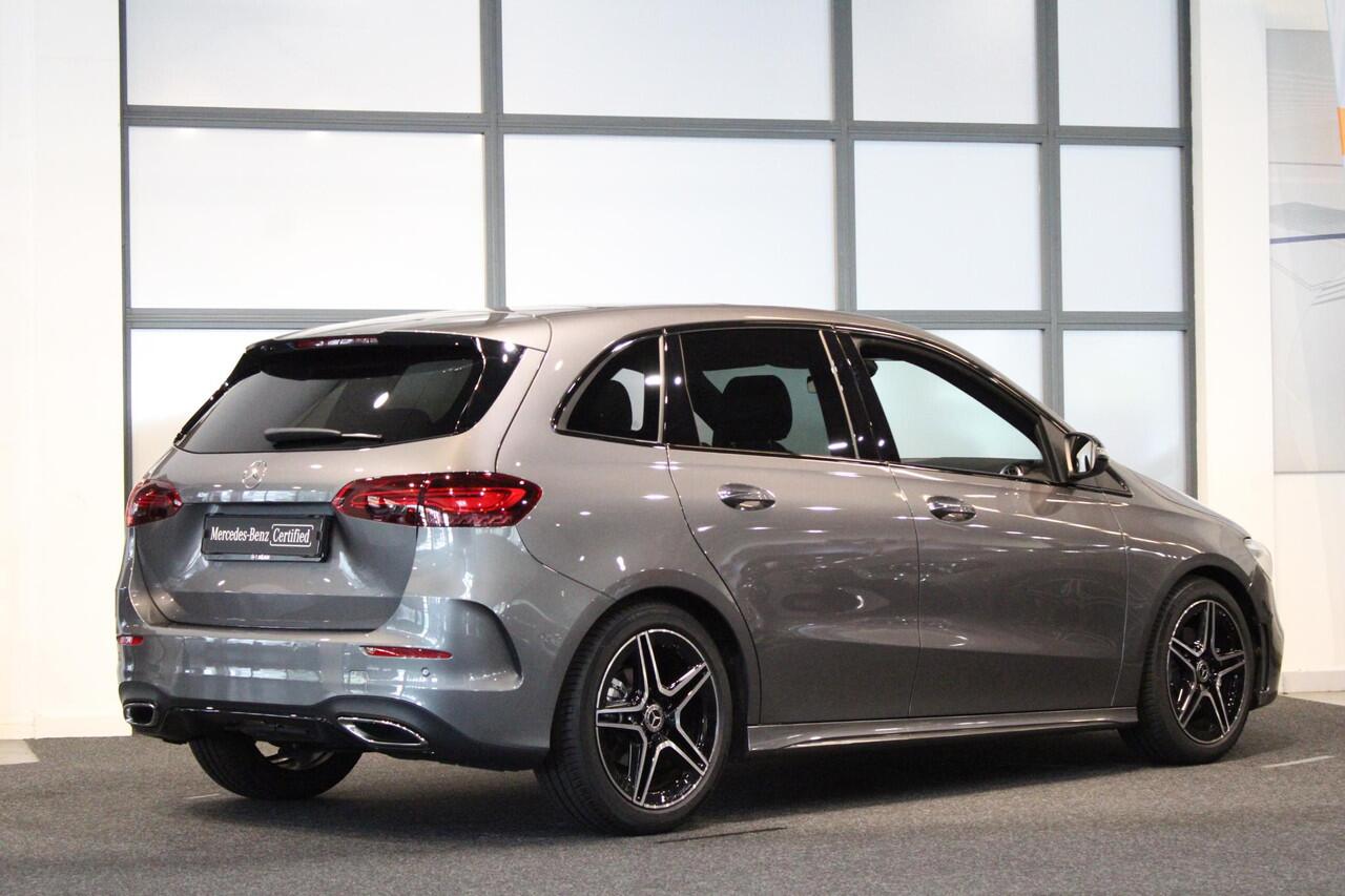 Mercedes-Benz B-KLASSE 180 AMG Line Panorama dak | Trekhaak