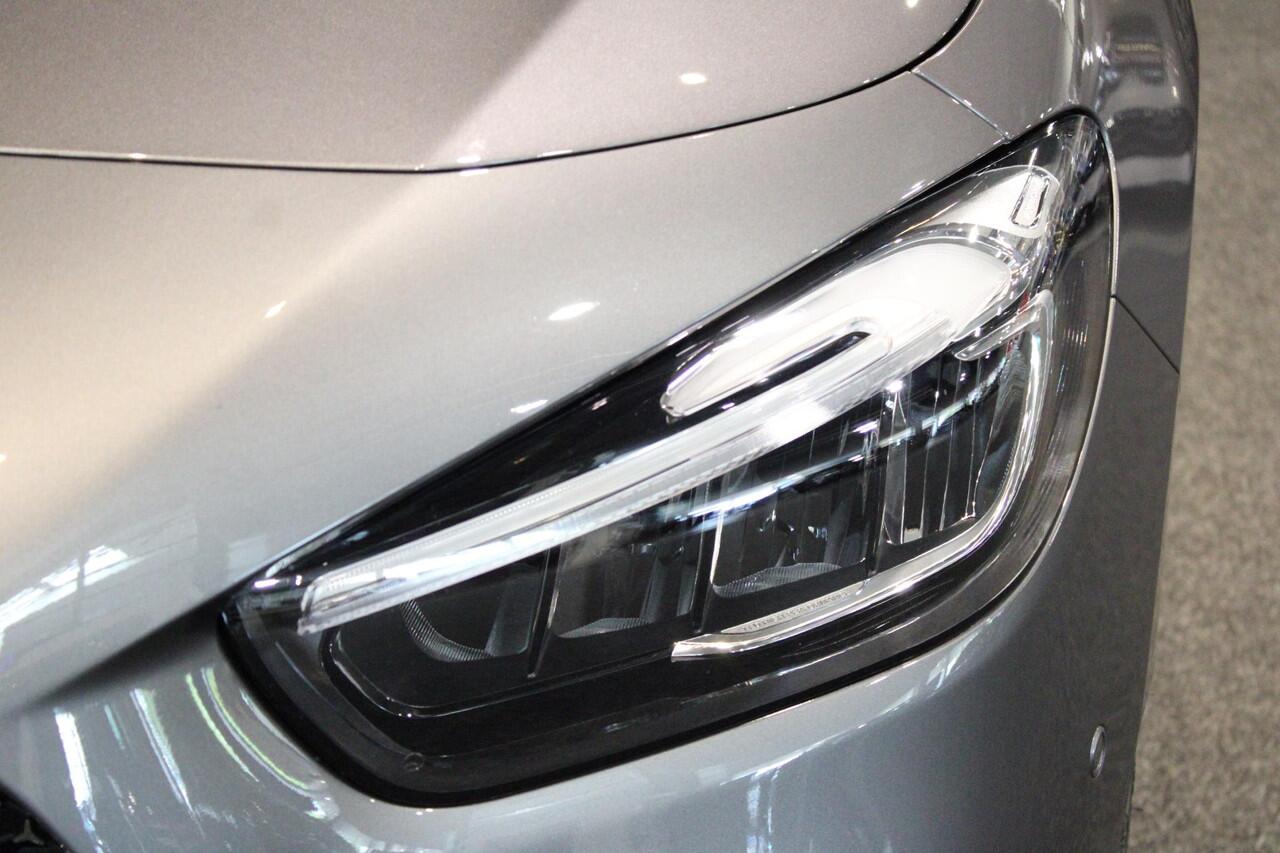 Mercedes-Benz B-KLASSE 180 AMG Line Panorama dak | Trekhaak