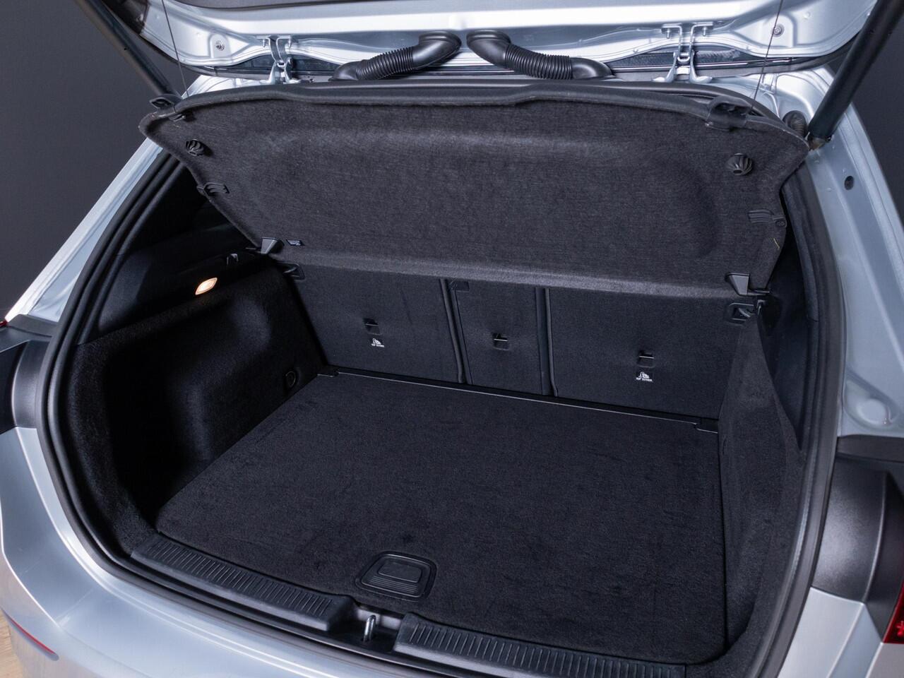 Mercedes-Benz B-KLASSE 180 Star Edition AMG Line Panorama dak