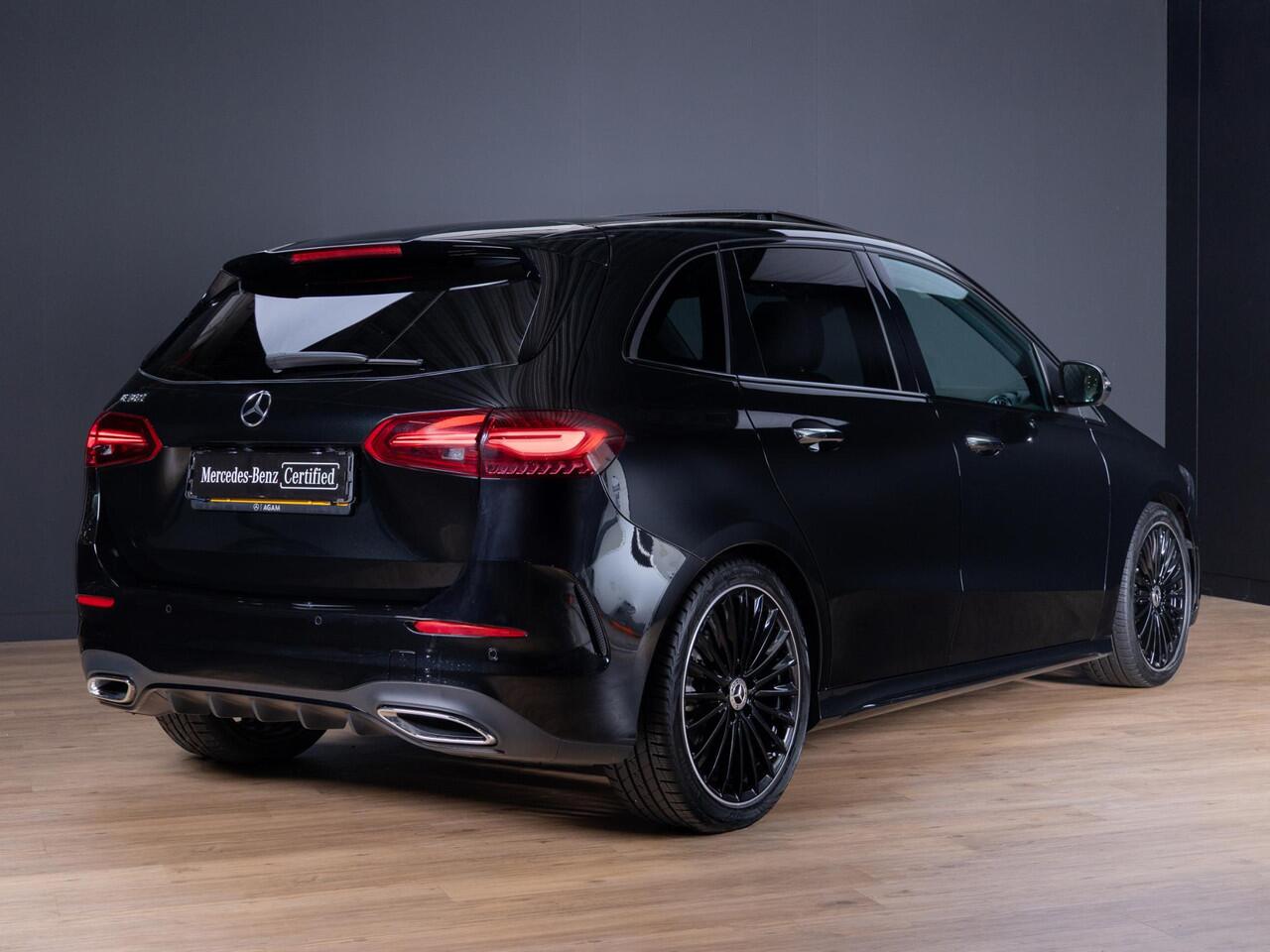 Mercedes-Benz B-KLASSE 180 Star Edition AMG Line Panorama dak