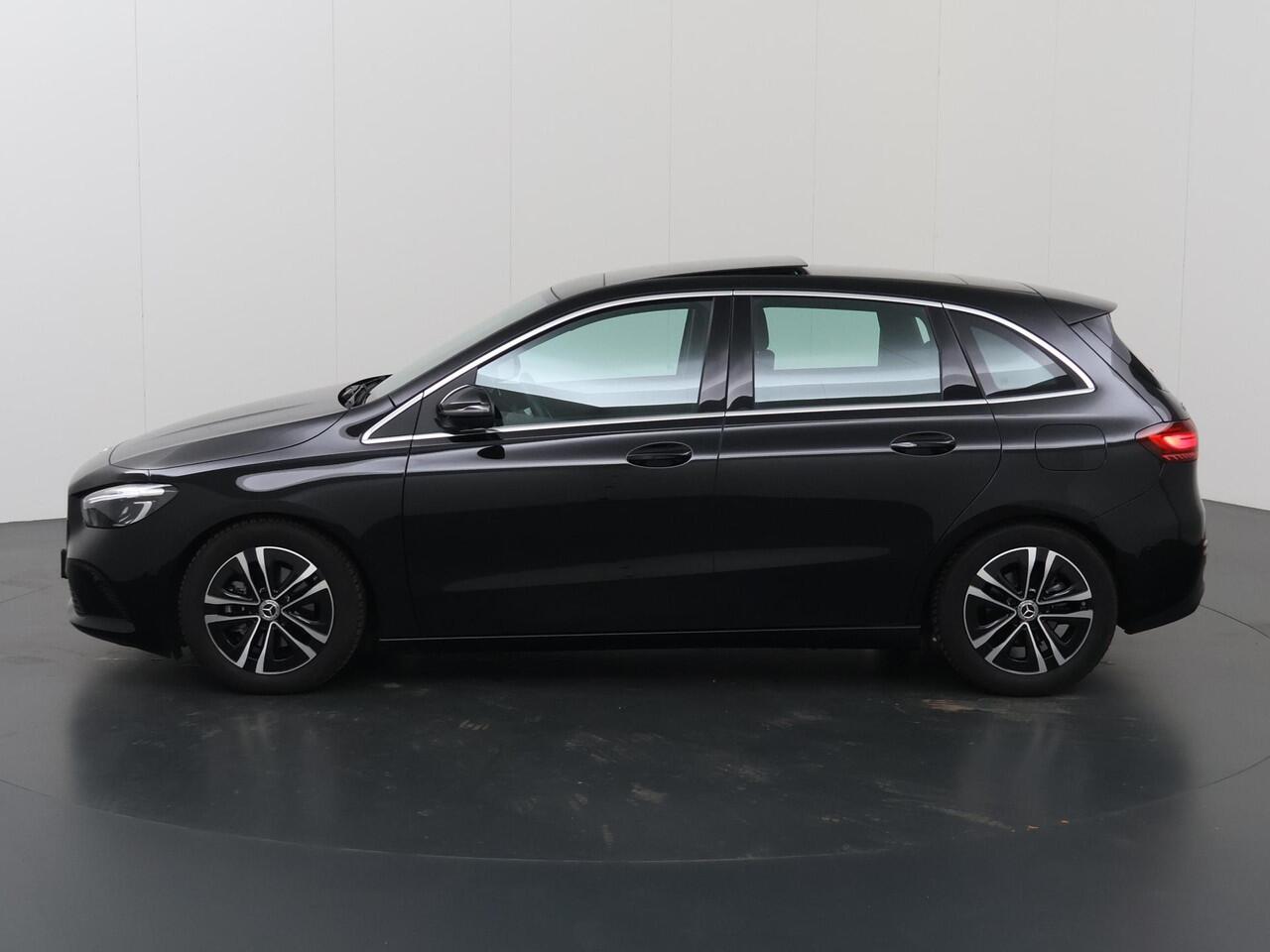 Mercedes-Benz B-KLASSE 180 Business Line | Panoramadak | Stoelverwarming | Achteruitrijcamera | Thermotronic |