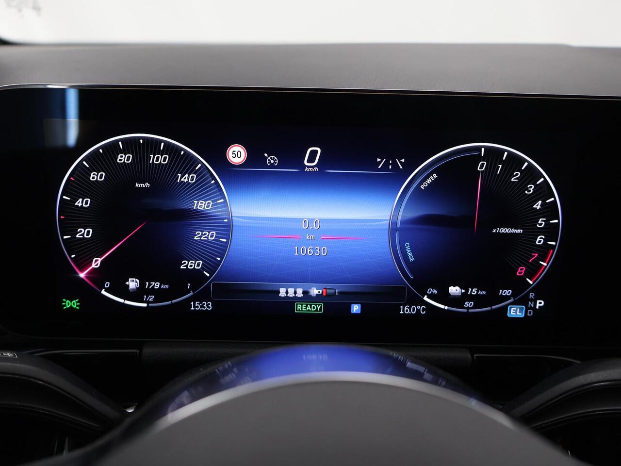 Mercedes-Benz B-KLASSE 250 e Luxury Line | Trekhaak | Getint glas | Verwarmd stuur | Apple carplay |