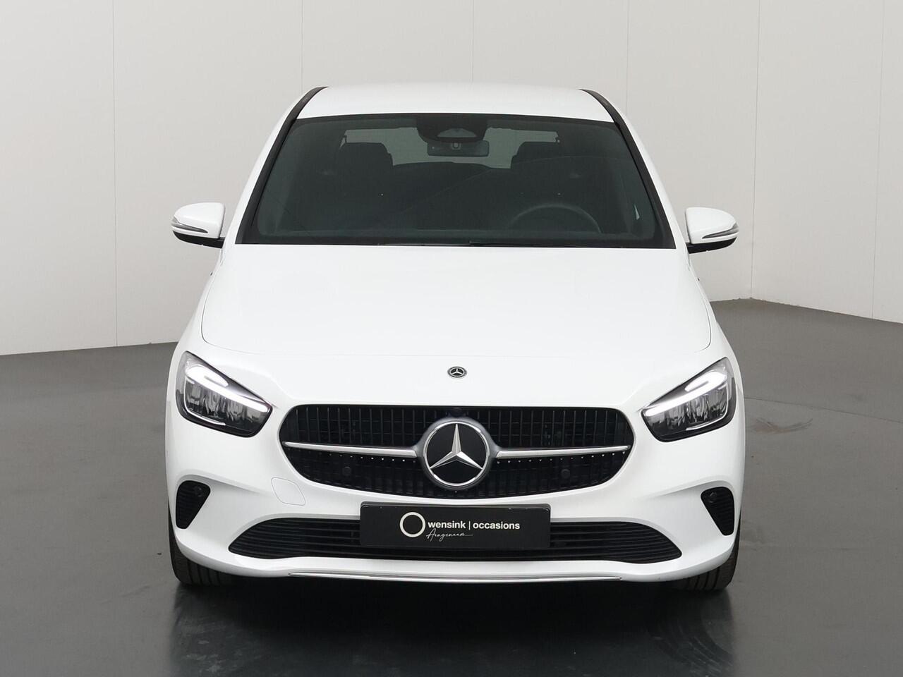 Mercedes-Benz B-KLASSE 250 e Luxury Line | Trekhaak | Getint glas | Verwarmd stuur | Apple carplay |