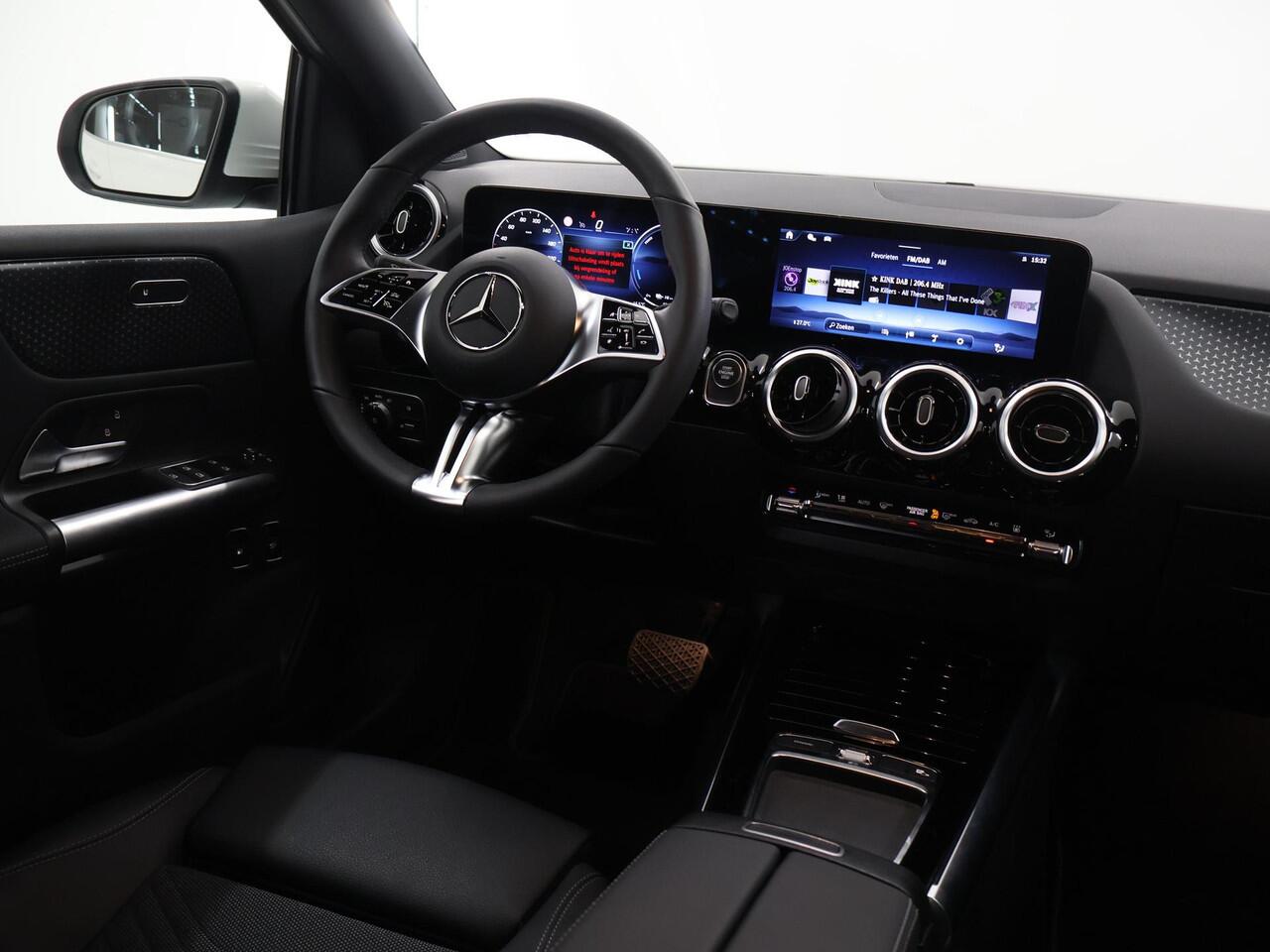 Mercedes-Benz B-KLASSE 250 e Luxury Line | Trekhaak | Getint glas | Verwarmd stuur | Apple carplay |