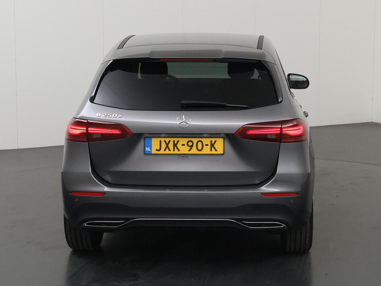 Mercedes-Benz B-KLASSE 250 e Business Solution | Trekhaak | Distronic | Elektrische achterklep | Multibeam |