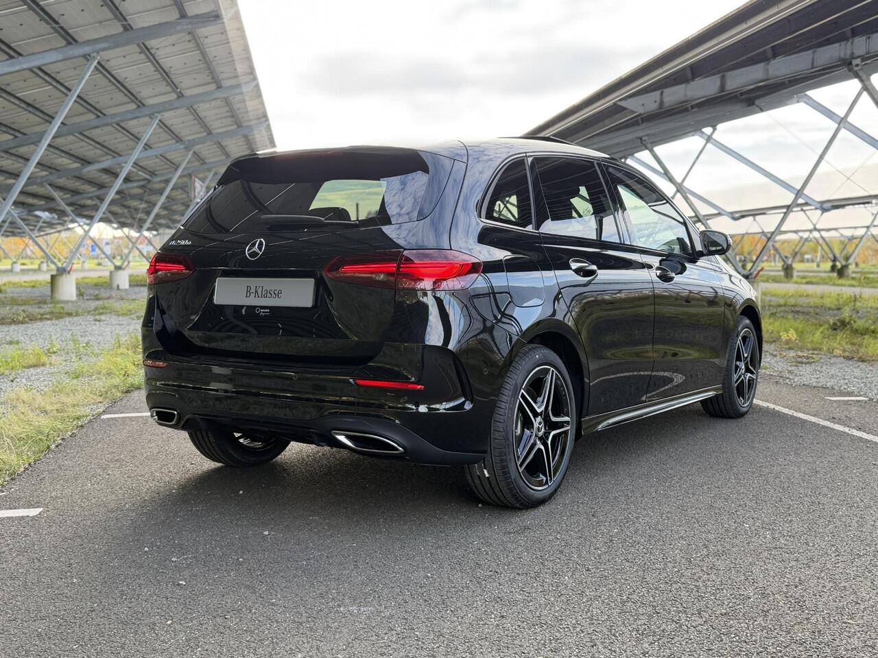 Mercedes-Benz B-KLASSE 250e Business Solution AMG | Night | Panoramaschuifdak | Premium plus pakket | Winter pakket | Trekhaak | Head-up display |