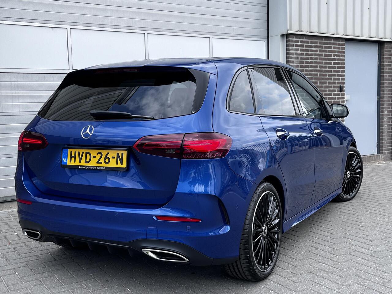 Mercedes-Benz B-KLASSE 180 Star Edition AMG | Night Pakket | Panoramadak | Dodehoekassistent | MULTIBEAM LED Koplampen | Apple CarPlay | Android Auto | Sfeerverlichting | Stoelverwarming | Achteruitrijcamera | Elektrisch Inklapbare Buitenspiegels