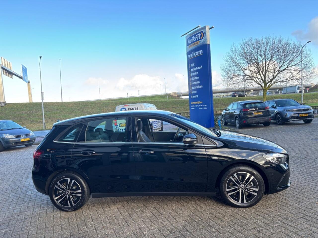 Mercedes-Benz B-KLASSE 250E AUTOMAAT LUXURY LINE NAVI PDC-CAMRERA STOELVW.