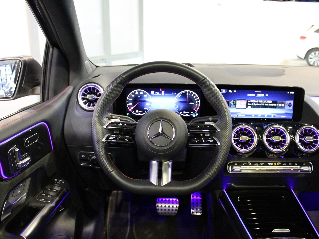 Mercedes-Benz B-KLASSE 250 e Business Solution AMG Premium PLUS | Panorama dak