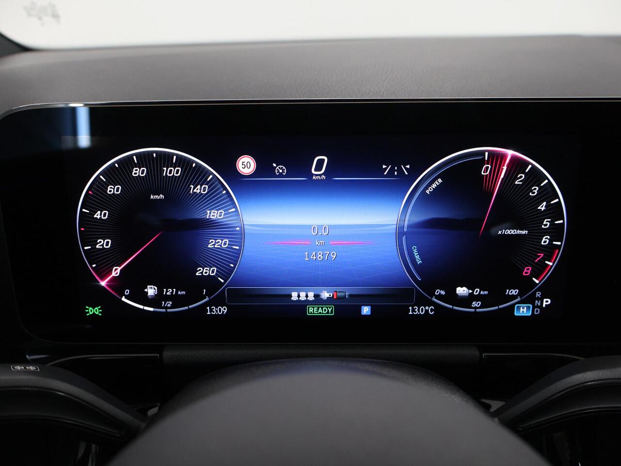 Mercedes-Benz B-KLASSE 250 e AMG Line | Panoramadak | Trekhaak | Stoelverwarming |