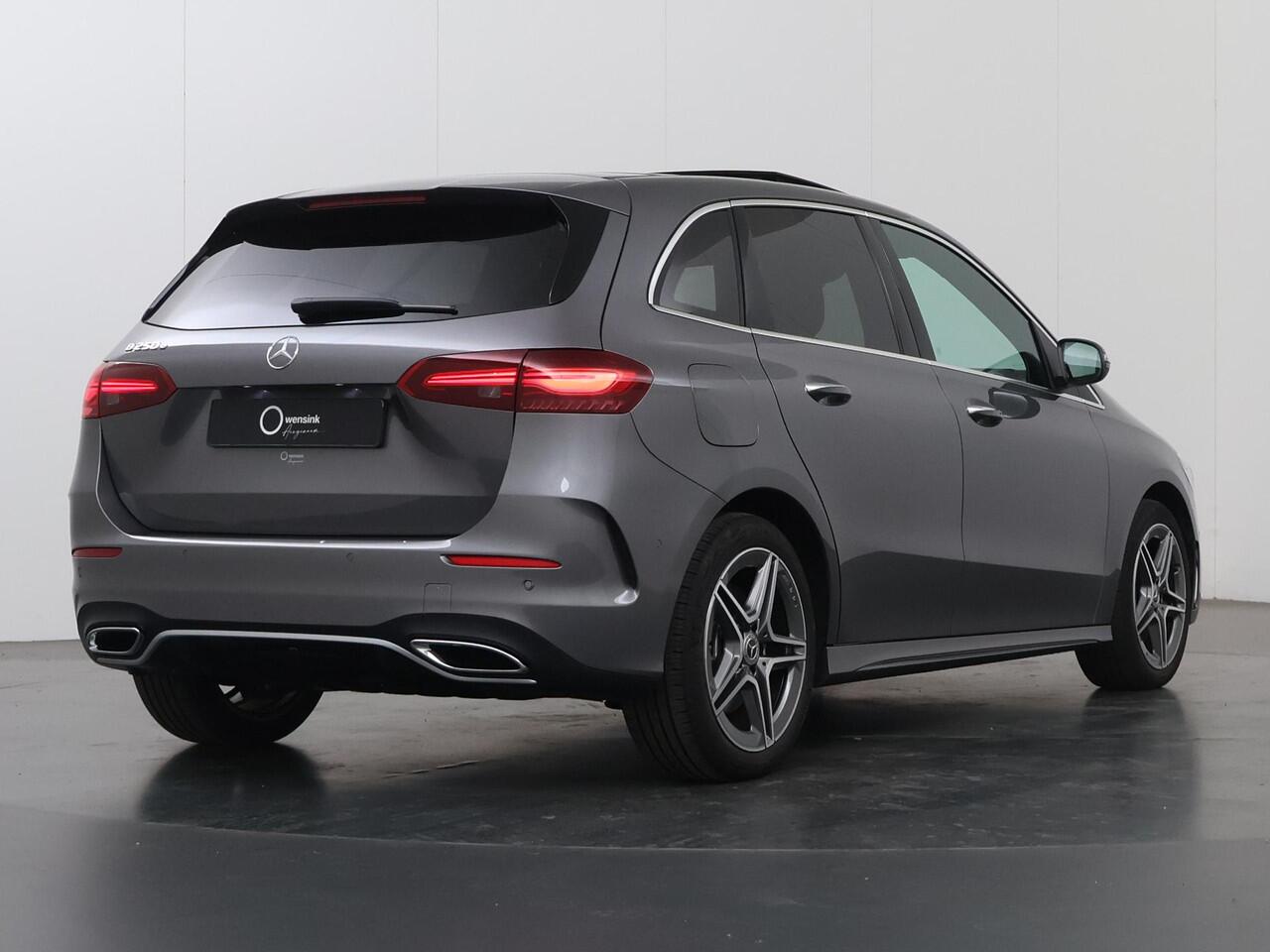 Mercedes-Benz B-KLASSE 250 e AMG Line | Panoramadak | Trekhaak | Stoelverwarming |