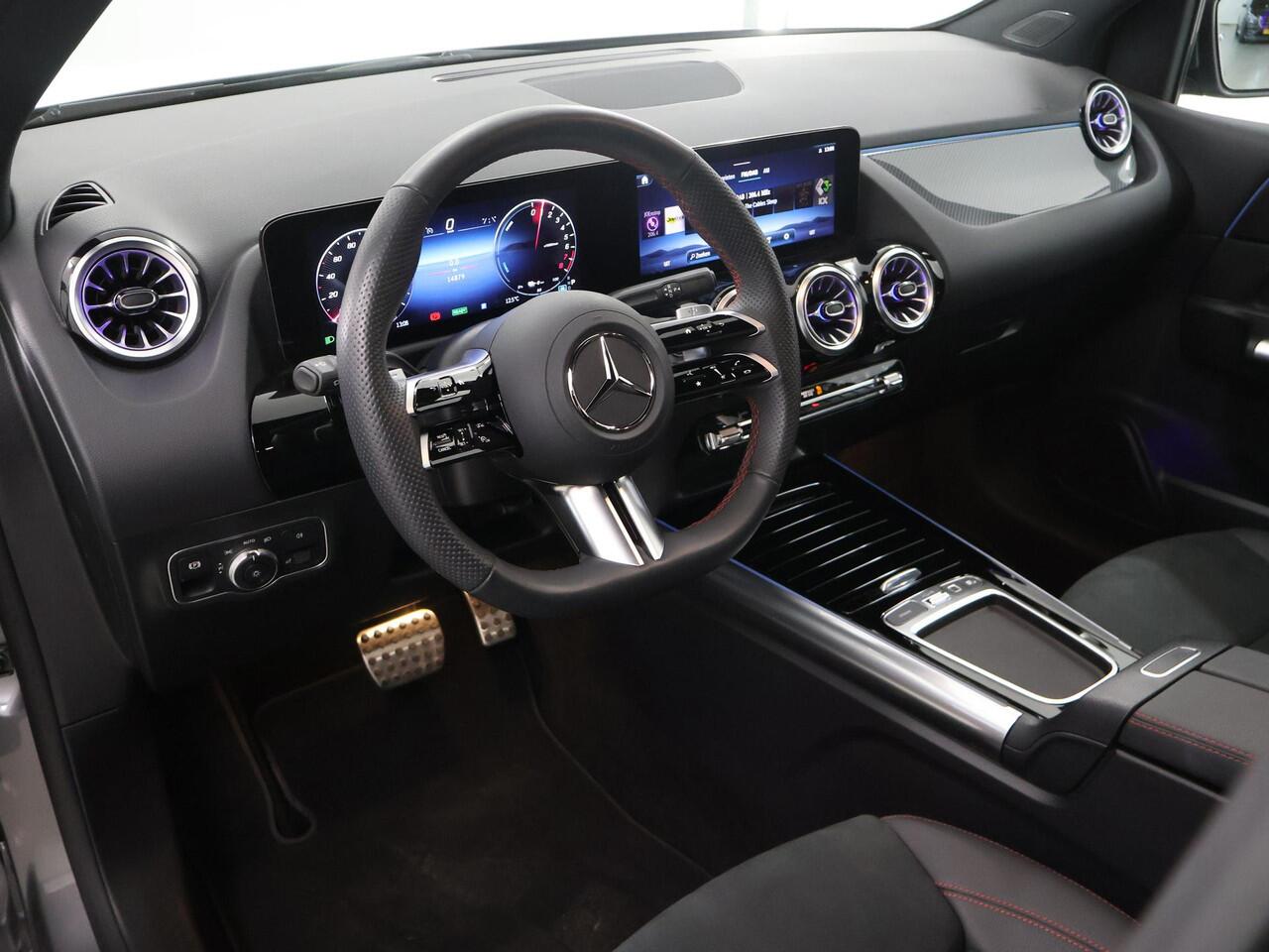 Mercedes-Benz B-KLASSE 250 e AMG Line | Panoramadak | Trekhaak | Stoelverwarming |