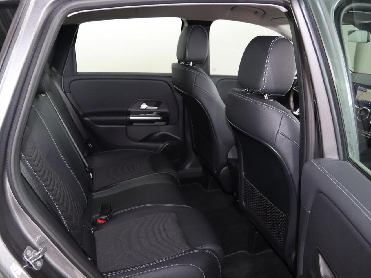 Mercedes-Benz B-KLASSE 250 e Luxury Line | Winter pakket | Achteruitrijcamera | Stoelverwarming | Verwarmd stuur |