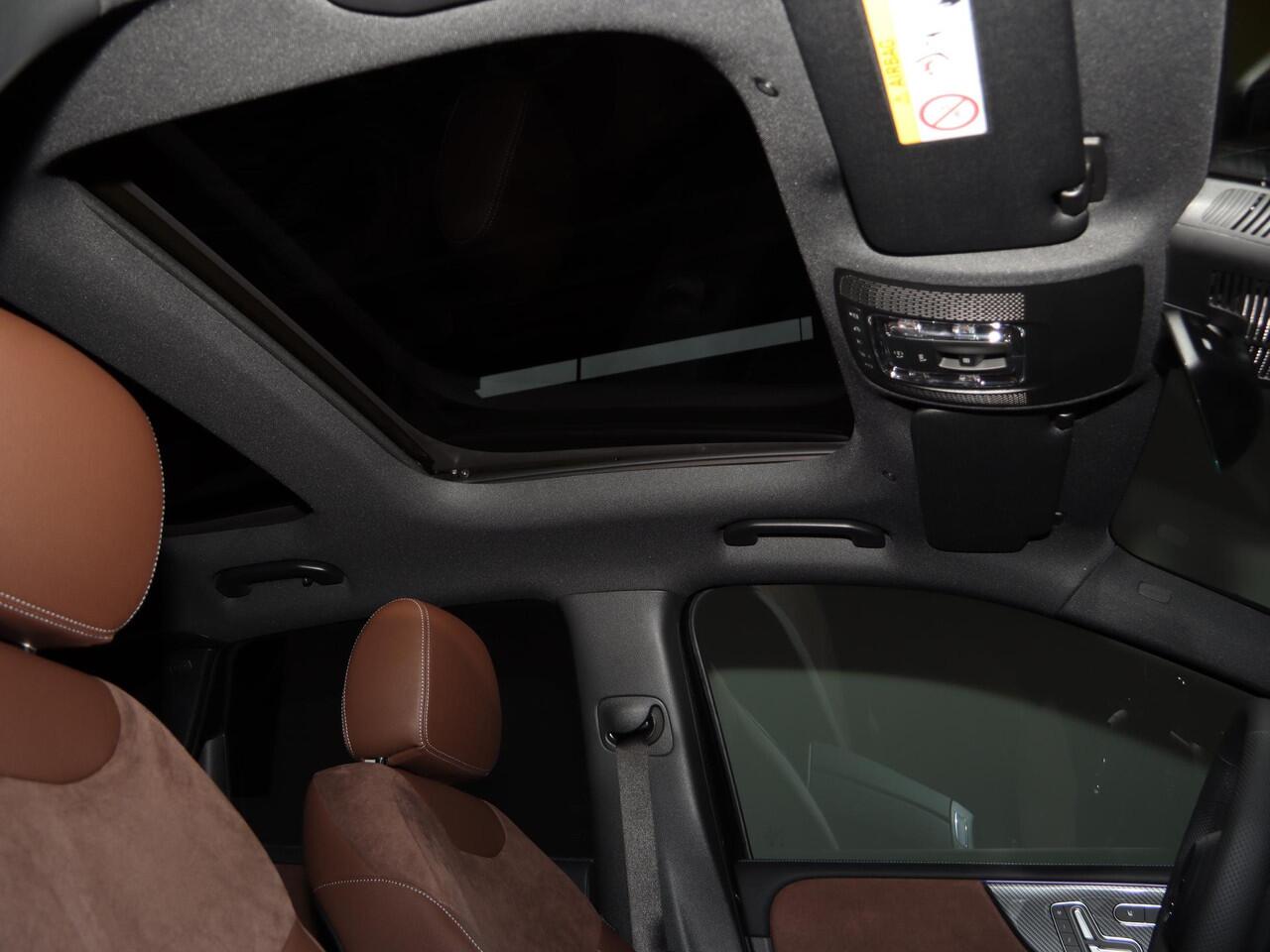 Mercedes-Benz B-KLASSE 250e Business Solution AMG | Panoramaschuifdak | Winter pakket | Achteruitrijcamera | Trekhaak |