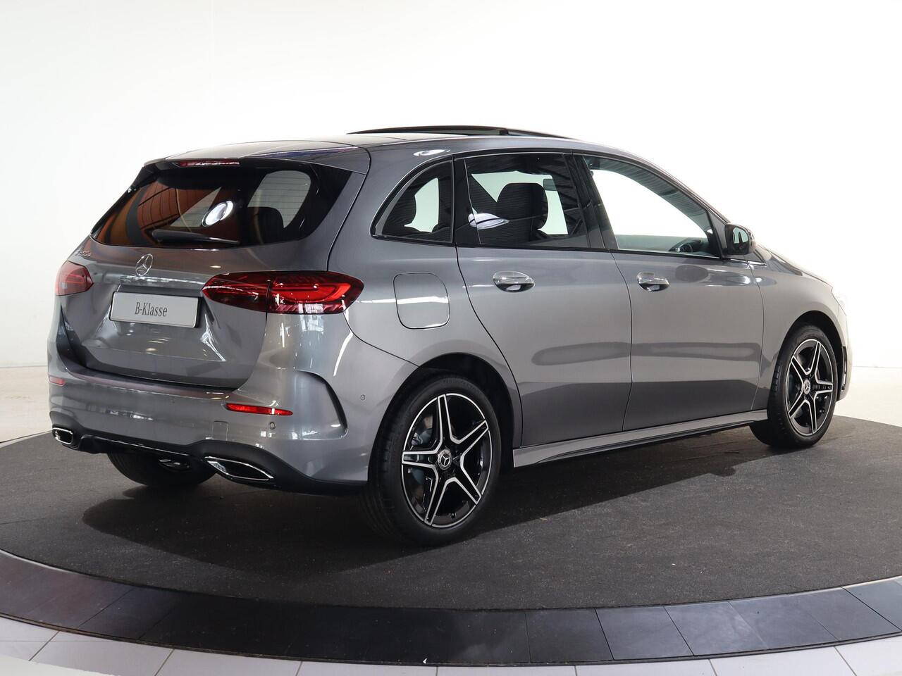 Mercedes-Benz B-KLASSE 250e Business Solution AMG | Panoramaschuifdak | Night | Winter pakket | Trekhaak | Stoelverwarming |