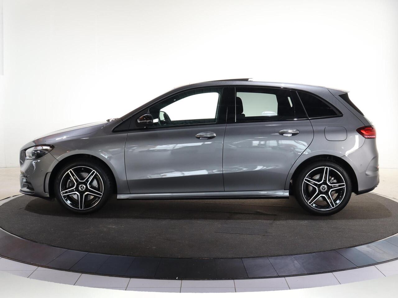 Mercedes-Benz B-KLASSE 250e Business Solution AMG | Panoramaschuifdak | Night | Winter pakket | Trekhaak | Stoelverwarming |